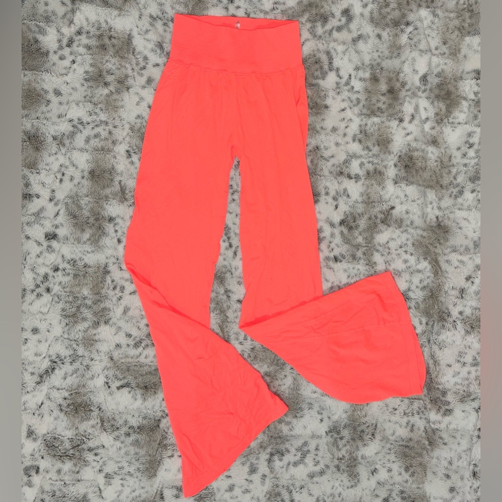 🆕 NWOT Free People Movement | Good Karma Flare Leggings | Neon Coral